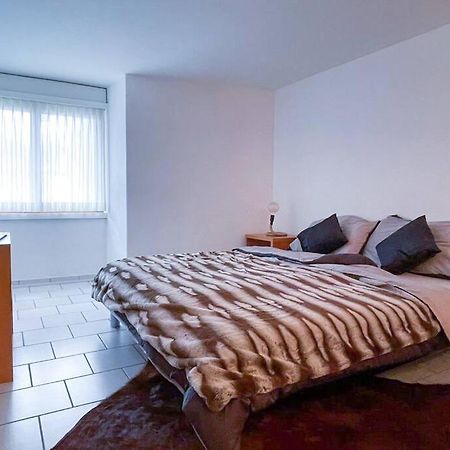 Private Apartment With Parking Spot In The Center Флимс Екстериор снимка