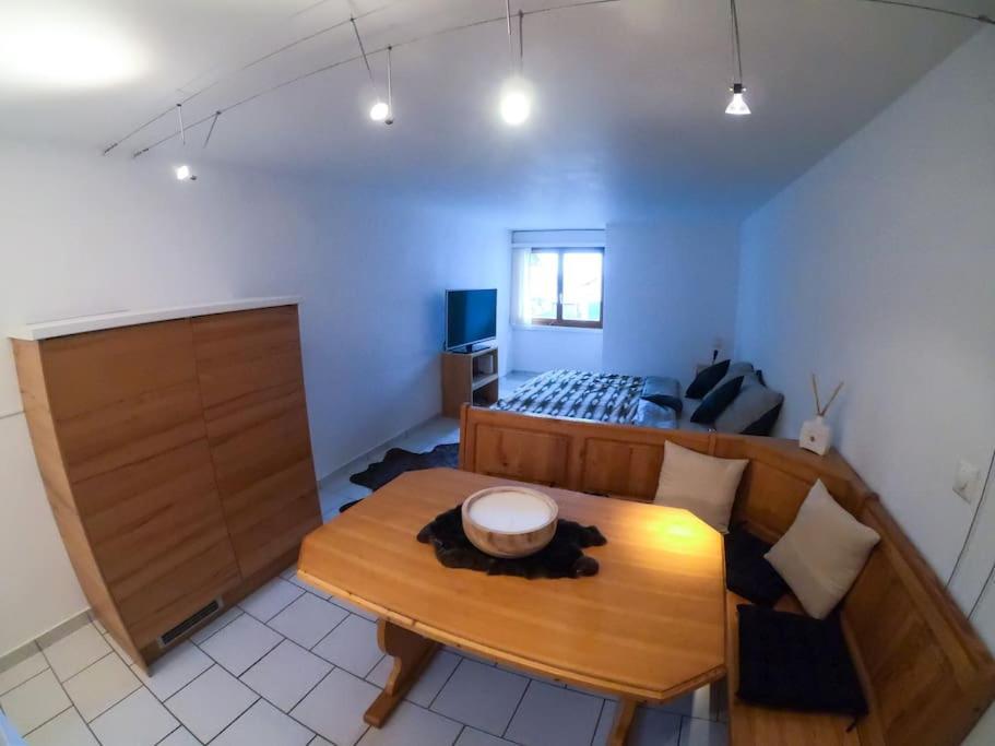 Private Apartment With Parking Spot In The Center Флимс Екстериор снимка