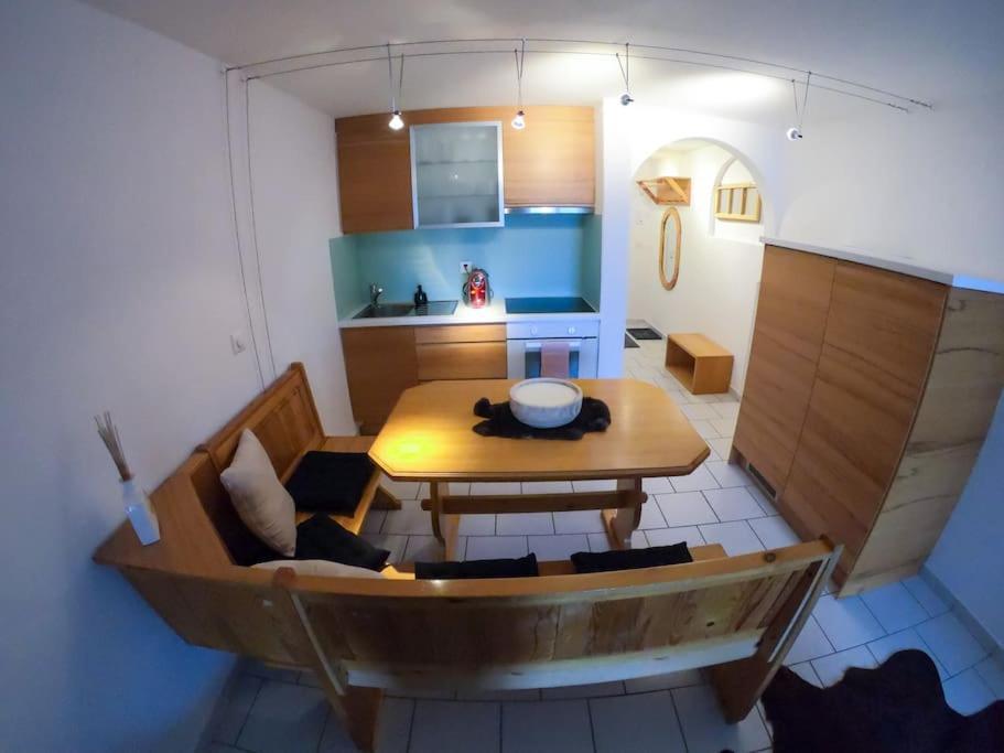 Private Apartment With Parking Spot In The Center Флимс Екстериор снимка