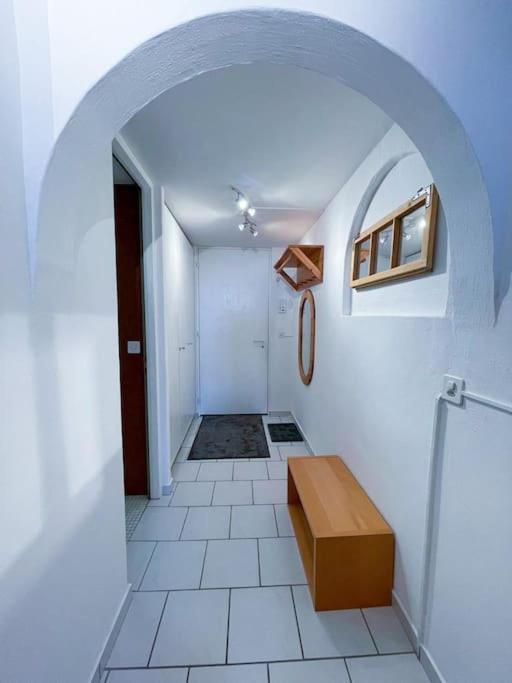 Private Apartment With Parking Spot In The Center Флимс Екстериор снимка